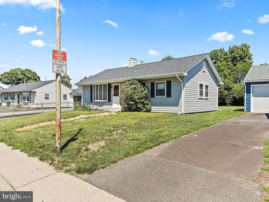 209 Austin Dr, Fairless Hills, PA 19030 - #3