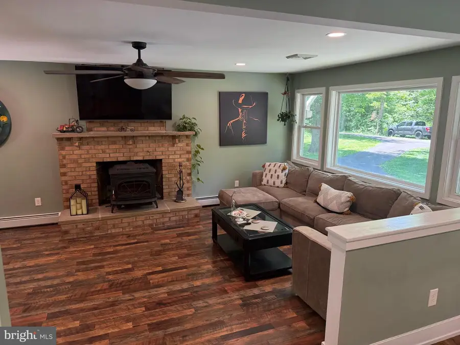 887 W Saw Mill Rd, Quakertown, PA 18951 - #3