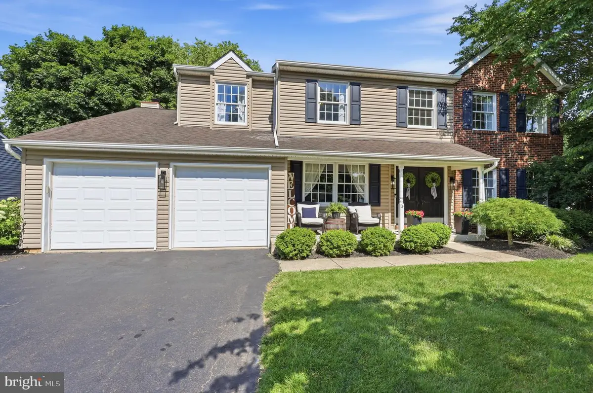 2044 E Wellington Rd, Newtown, PA 18940 - #1