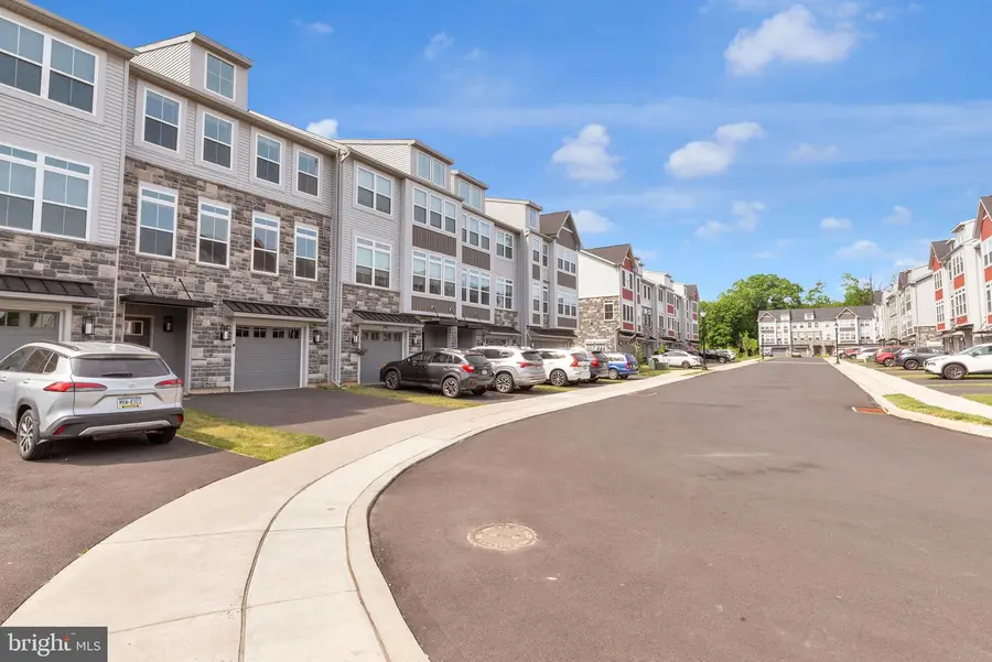 10 Independence Ct, Perkasie, PA 18944 - #2