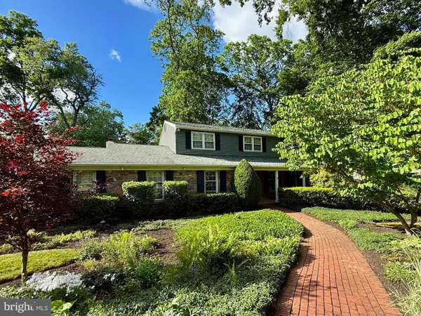 1300 University Dr, YARDLEY, PA 19067