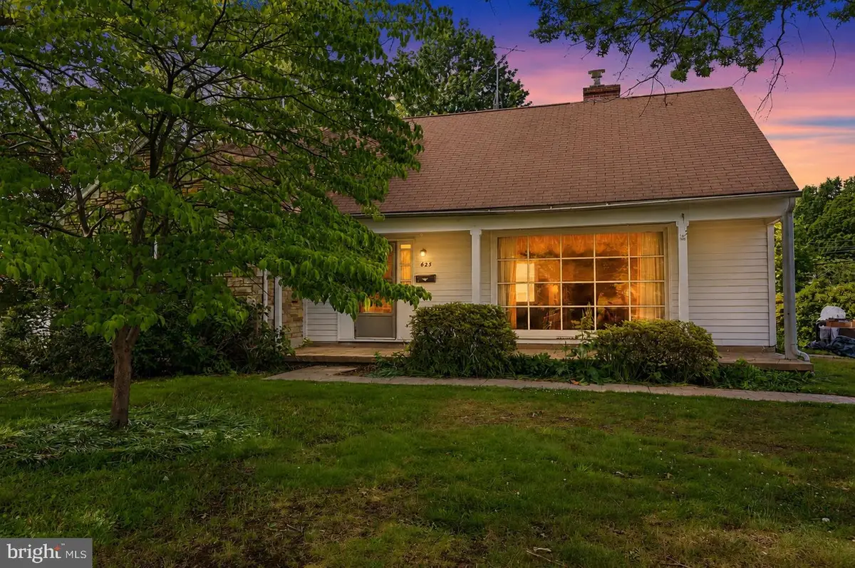 623 Lafayette St, Newtown, PA 18940 - #1