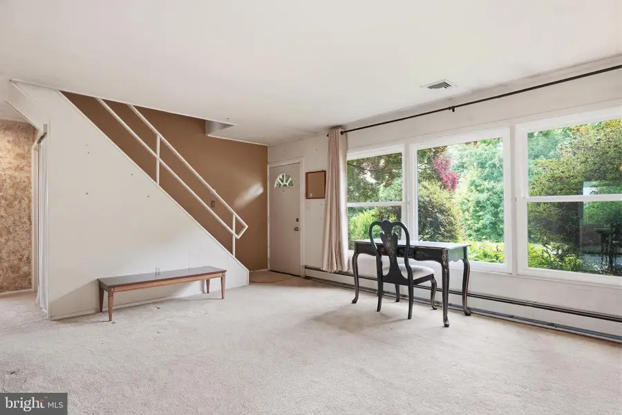 58 Trail Rd, Levittown, PA 19056 - #2