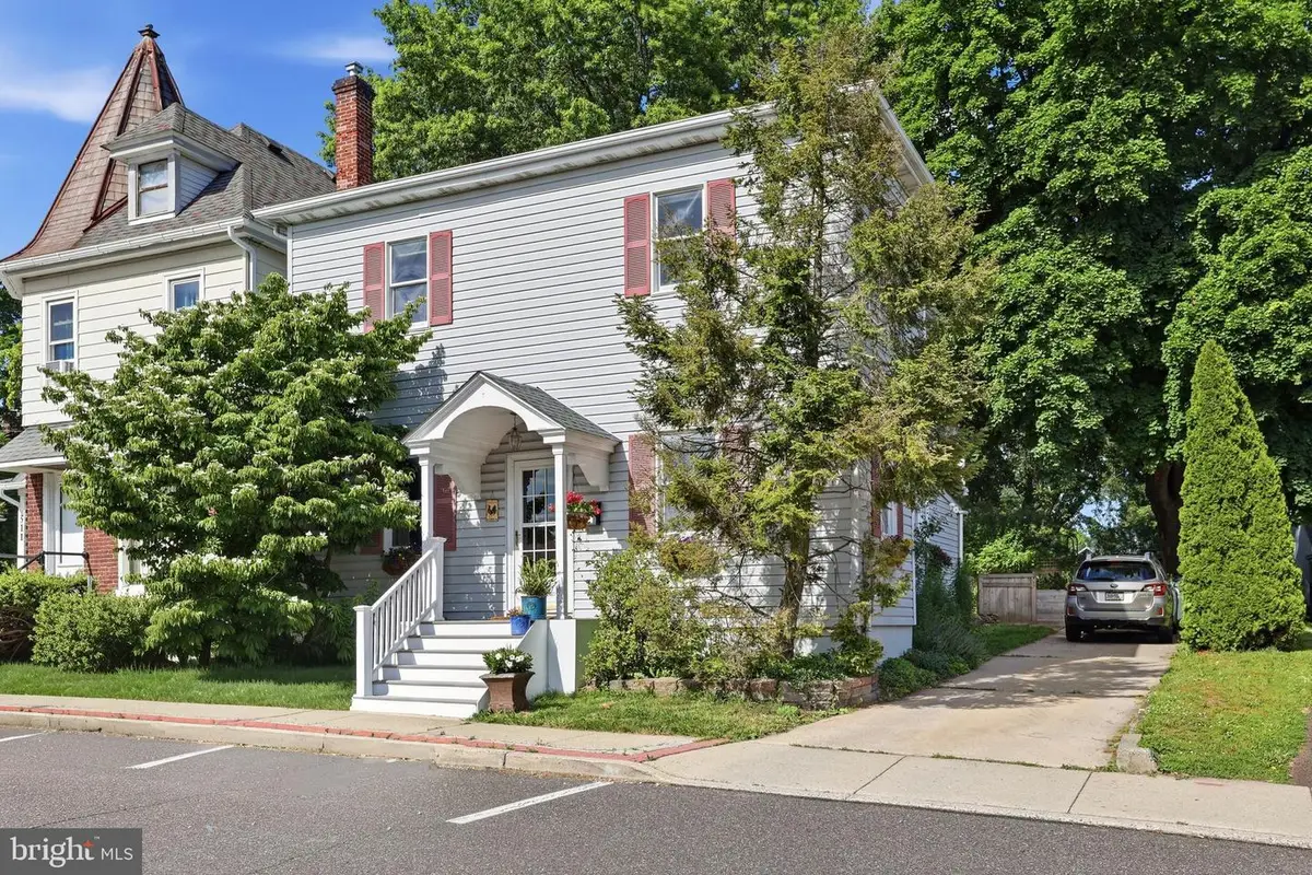 509 W Walnut St, Perkasie, PA 18944 - #1