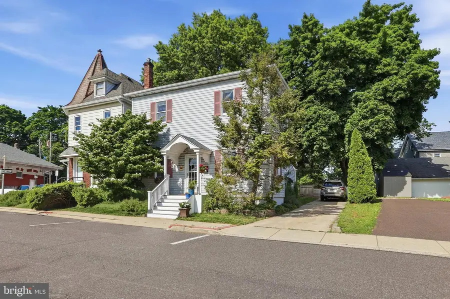 509 W Walnut St, Perkasie, PA 18944 - #3