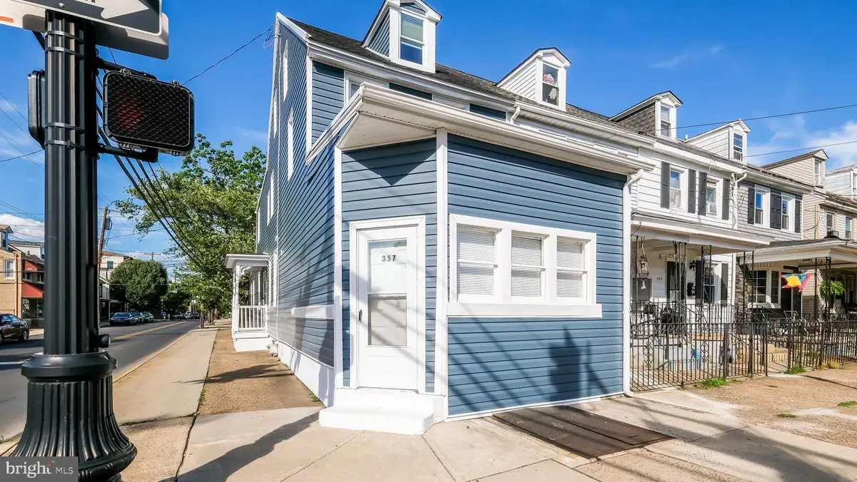 357 Washington St, Bristol, PA 19007 - #1