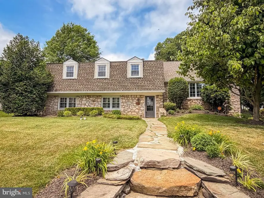1168 Temple Dr, Yardley, PA 19067 - #2