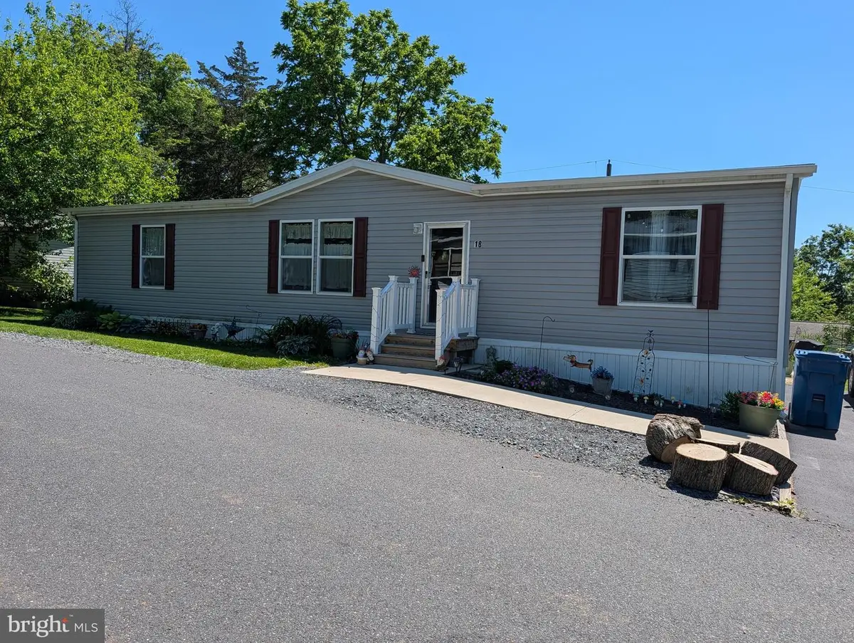 18 Woodedge Dr, Quakertown, PA 18951 - #1