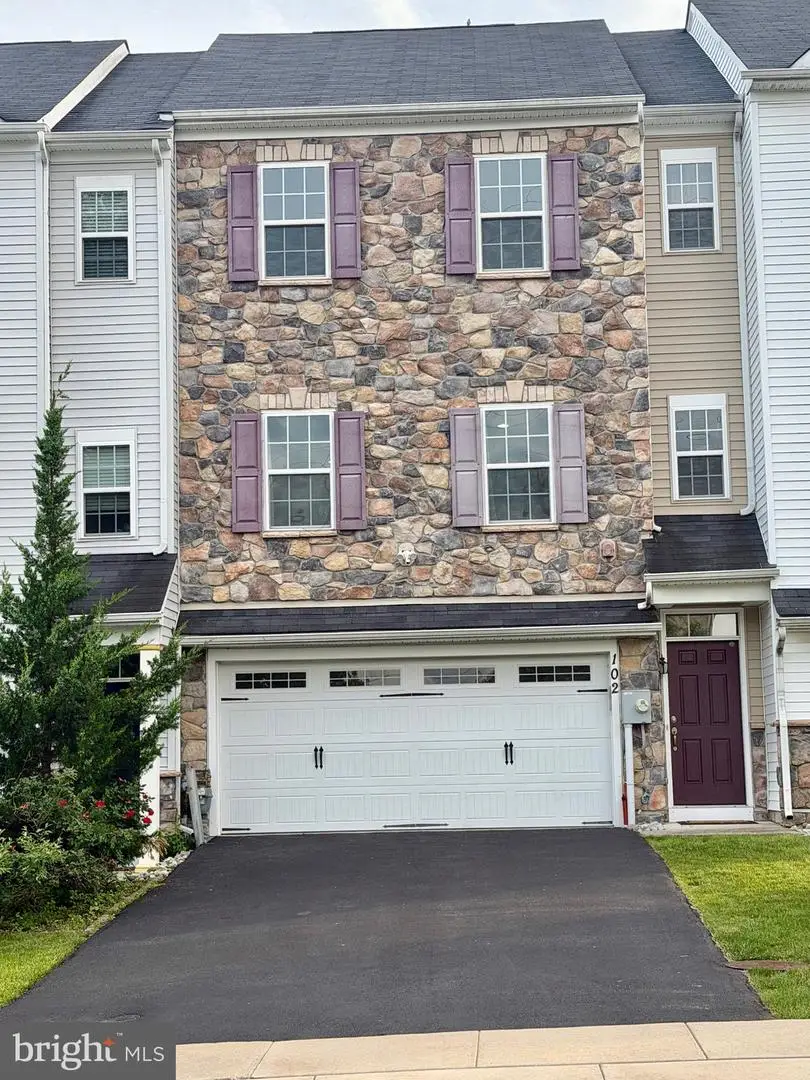 102 Master Ave, Feasterville Trevose, PA 19053 - #2