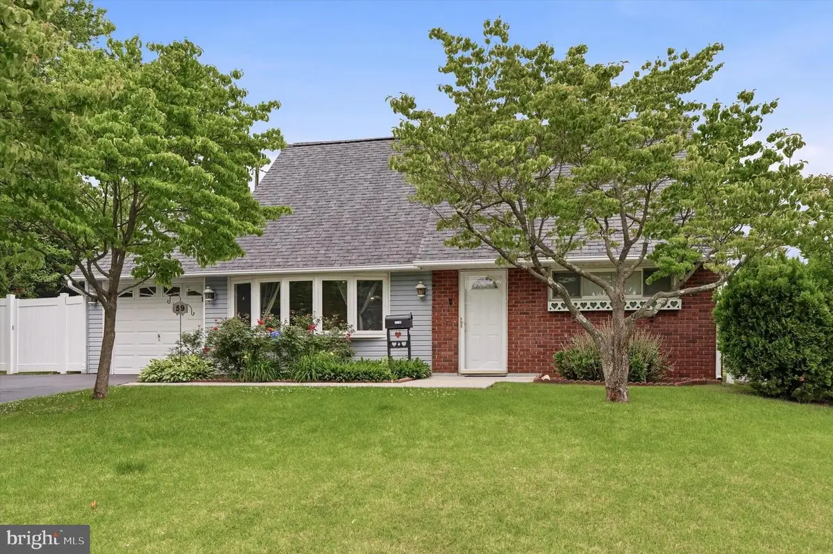 59 Quail Rd, Levittown, PA 19057 - #1