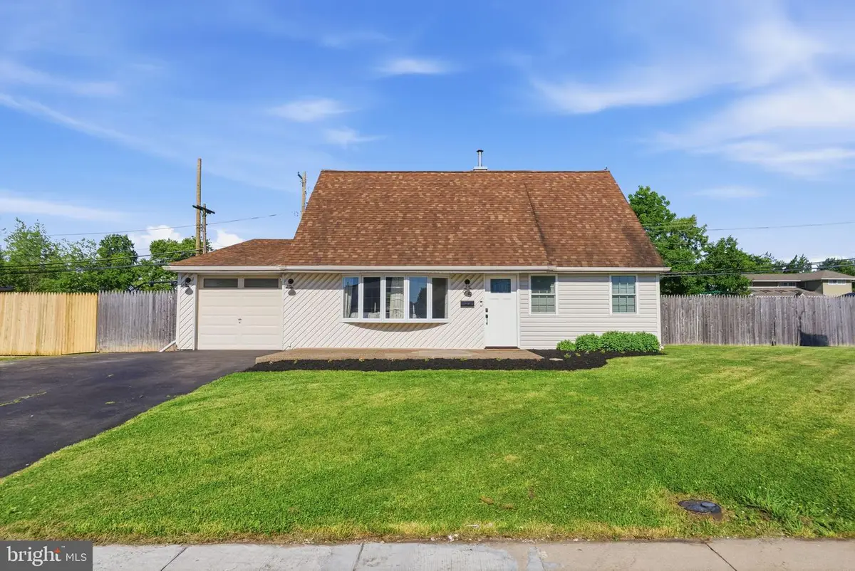 95 Cardinal Rd, Levittown, PA 19057 - #1