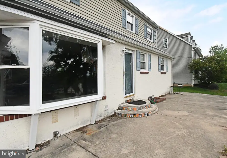 87 Hellberg Ave, Chalfont, PA 18914 - #3