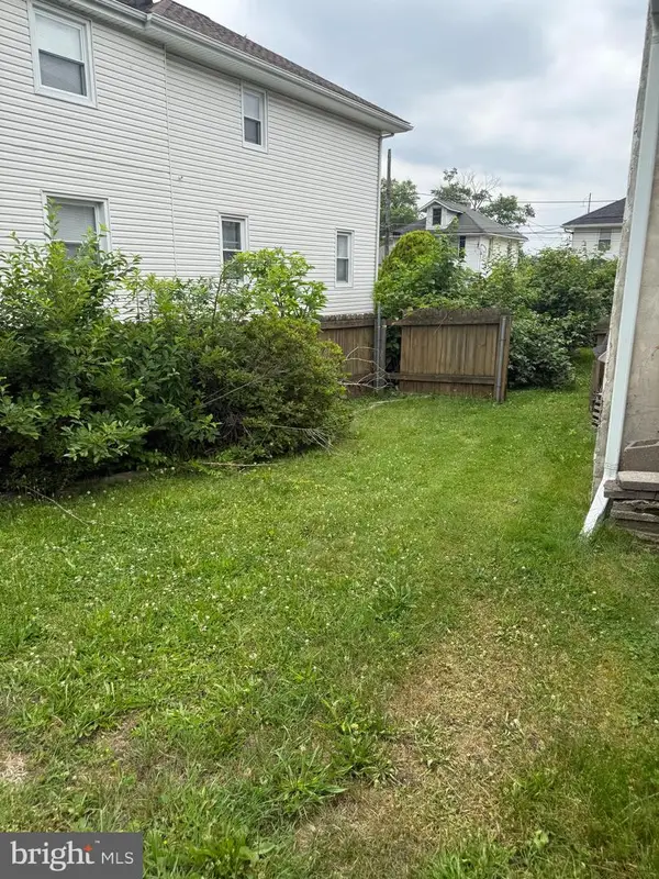 2240 College Ave, BENSALEM, PA 19020