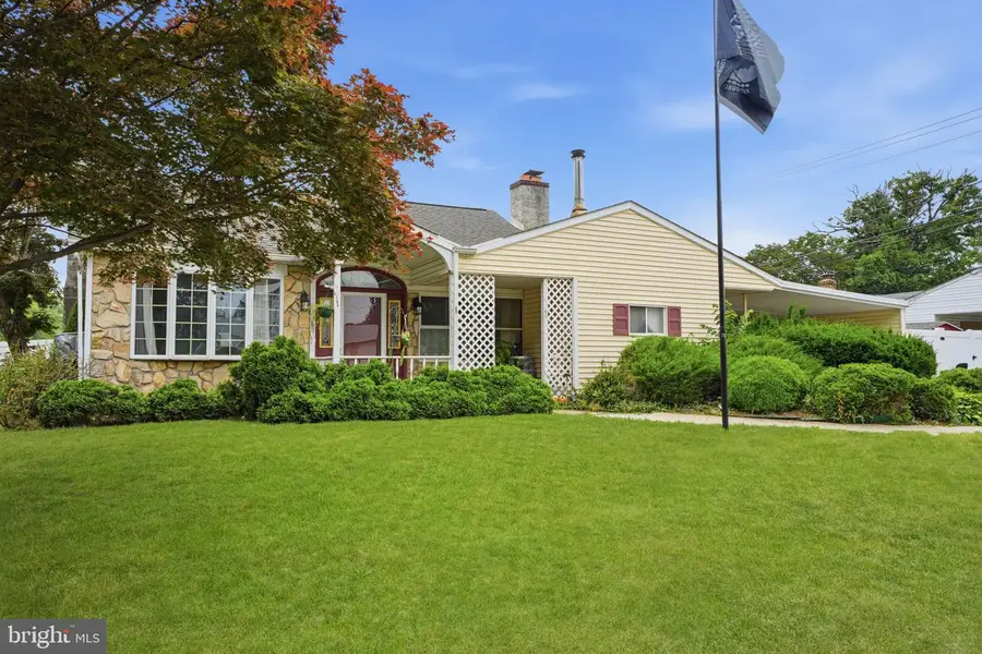 1 Meadow Ln, Levittown, PA 19054 - #2