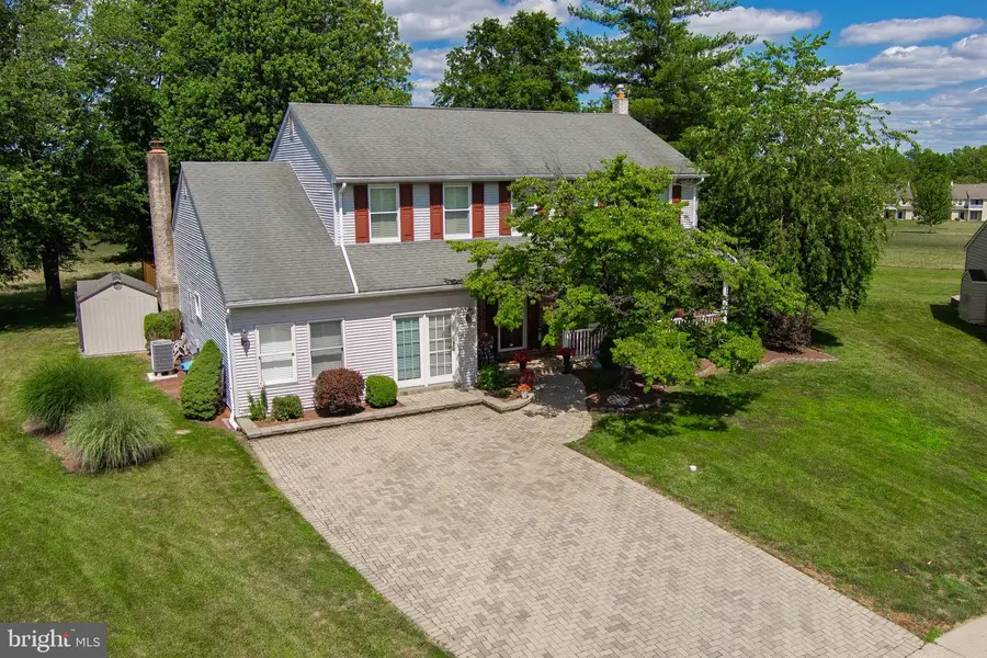 487 Cambridge Ln, Newtown, PA 18940 - #3