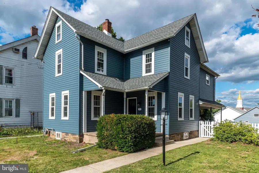 39 S Ninth St, Quakertown, PA 18951 - #2
