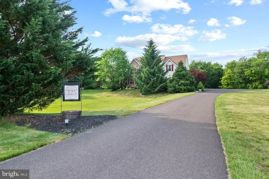 225 Tollgate Rd, Quakertown, PA 18951 - #2