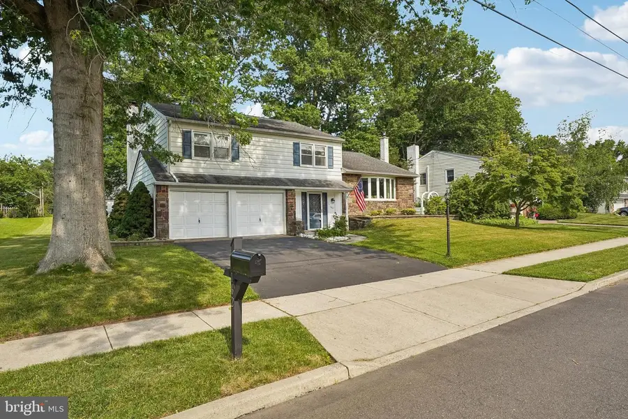 162 Walton Dr, Morrisville, PA 19067 - #3