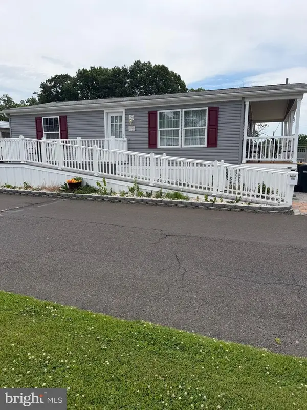 3421 Rose Ave, FEASTERVILLE TREVOSE, PA 19053