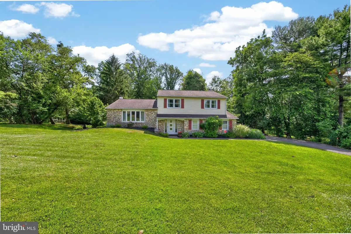 4 Far View Rd, Chalfont, PA 18914 - #1