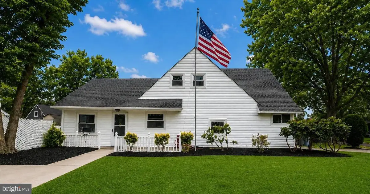 43 Northpark Dr, Levittown, PA 19054 - #1