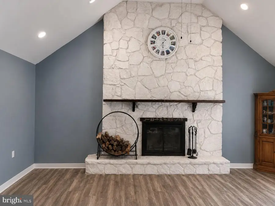 43 Northpark Dr, Levittown, PA 19054 - #2