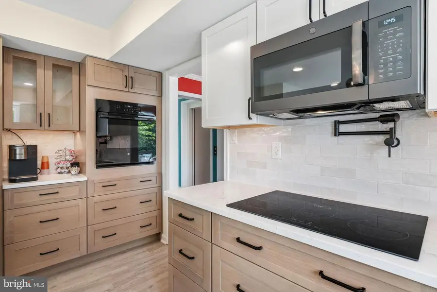 1400 Buck Hill Dr, Southampton, PA 18966 - #3
