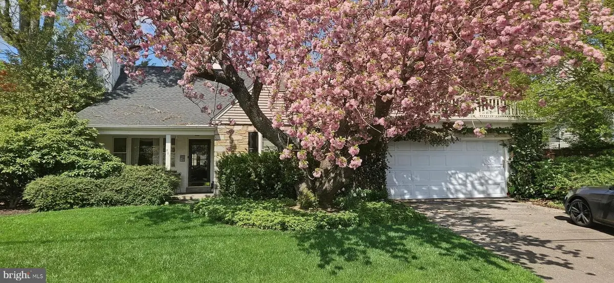 501 E Penn St, Newtown, PA 18940 - #1