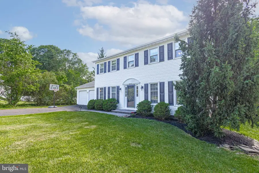 3715 Windridge Dr, Doylestown, PA 18902 - #2
