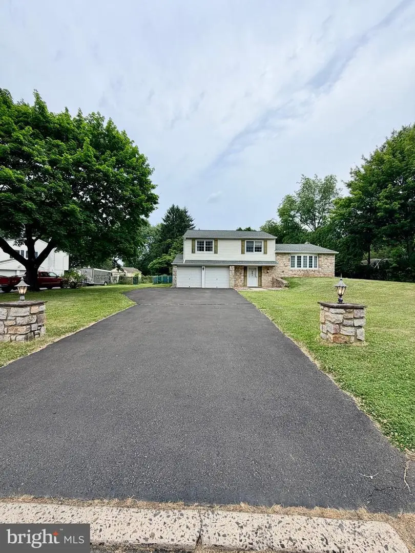 31 Rembrandt Ln, Southampton, PA 18966 - #2