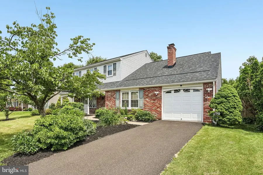 730 Fairbridge Dr, Fairless Hills, PA 19030 - #3