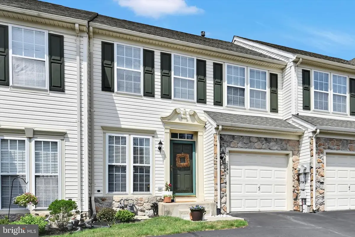 2546 Peachtree Dr, Perkasie, PA 18944 - #1