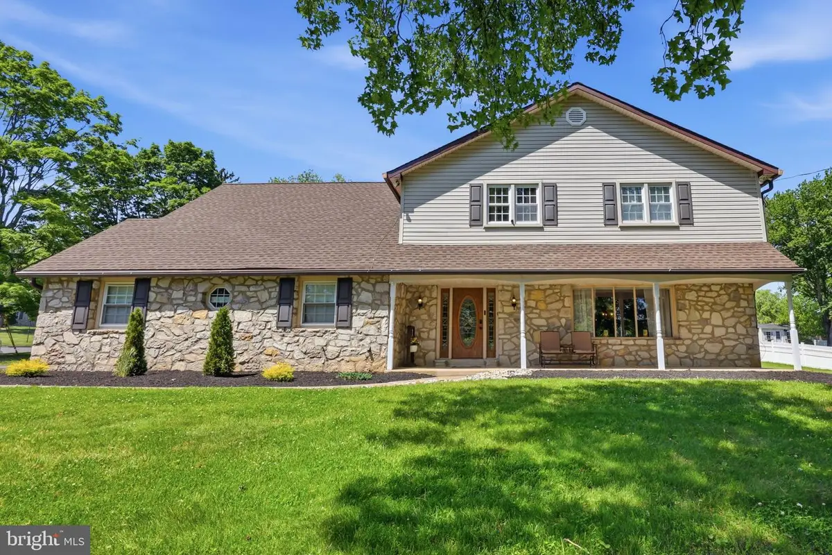 77 Cameron Dr, Holland, PA 18966 - #1