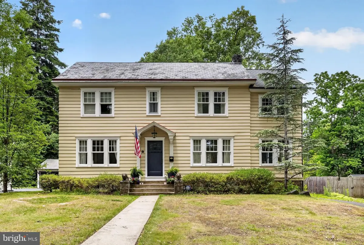 16 W Ferry Rd, Yardley, PA 19067 - #1