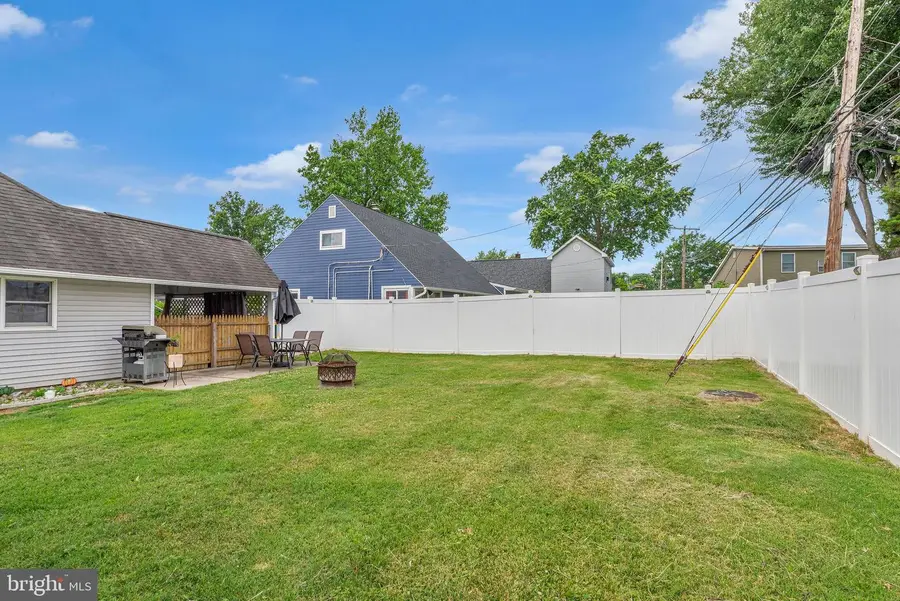 45 Red Cedar Dr, Levittown, PA 19055 - #3
