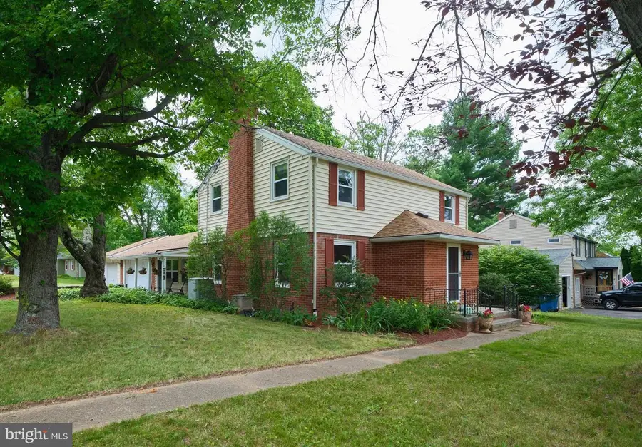 451 N Main St, Chalfont, PA 18914 - #2