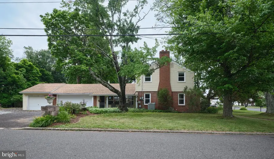 451 N Main St, Chalfont, PA 18914 - #3