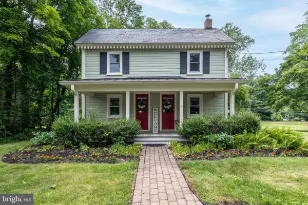 65 Mathews Ave, DOYLESTOWN, PA 18901