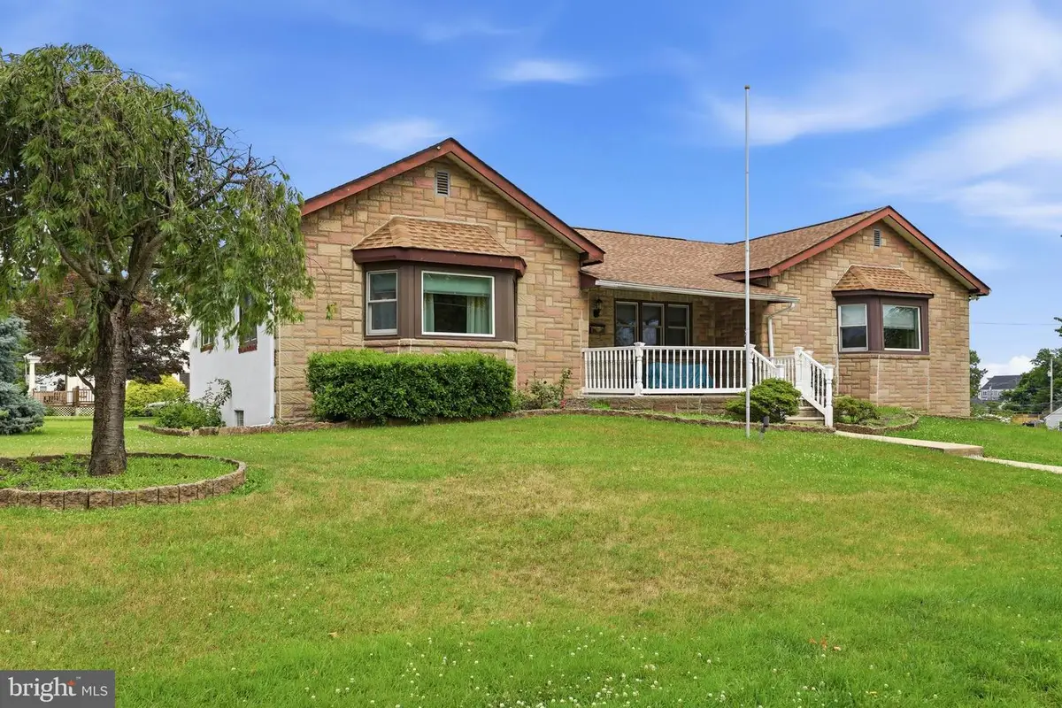 539 Wallace Ave, Bensalem, PA 19020 - #1