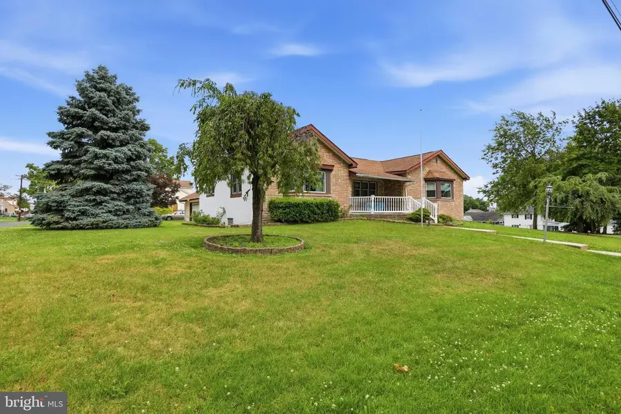 539 Wallace Ave, Bensalem, PA 19020 - #2