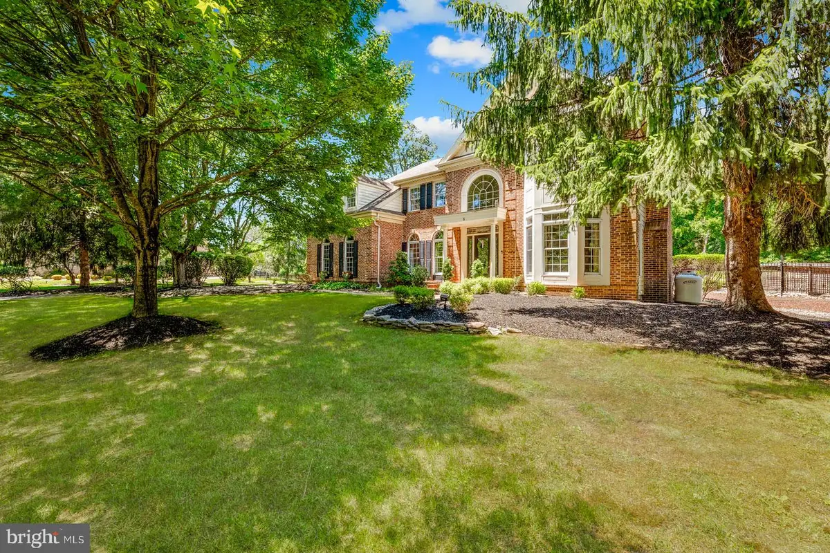 8 Golfview Dr, Warminster, PA 18974 - #1
