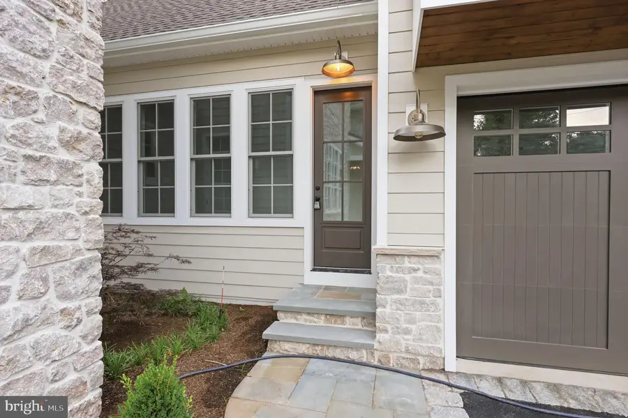 39 East St, Doylestown, PA 18901 - #3