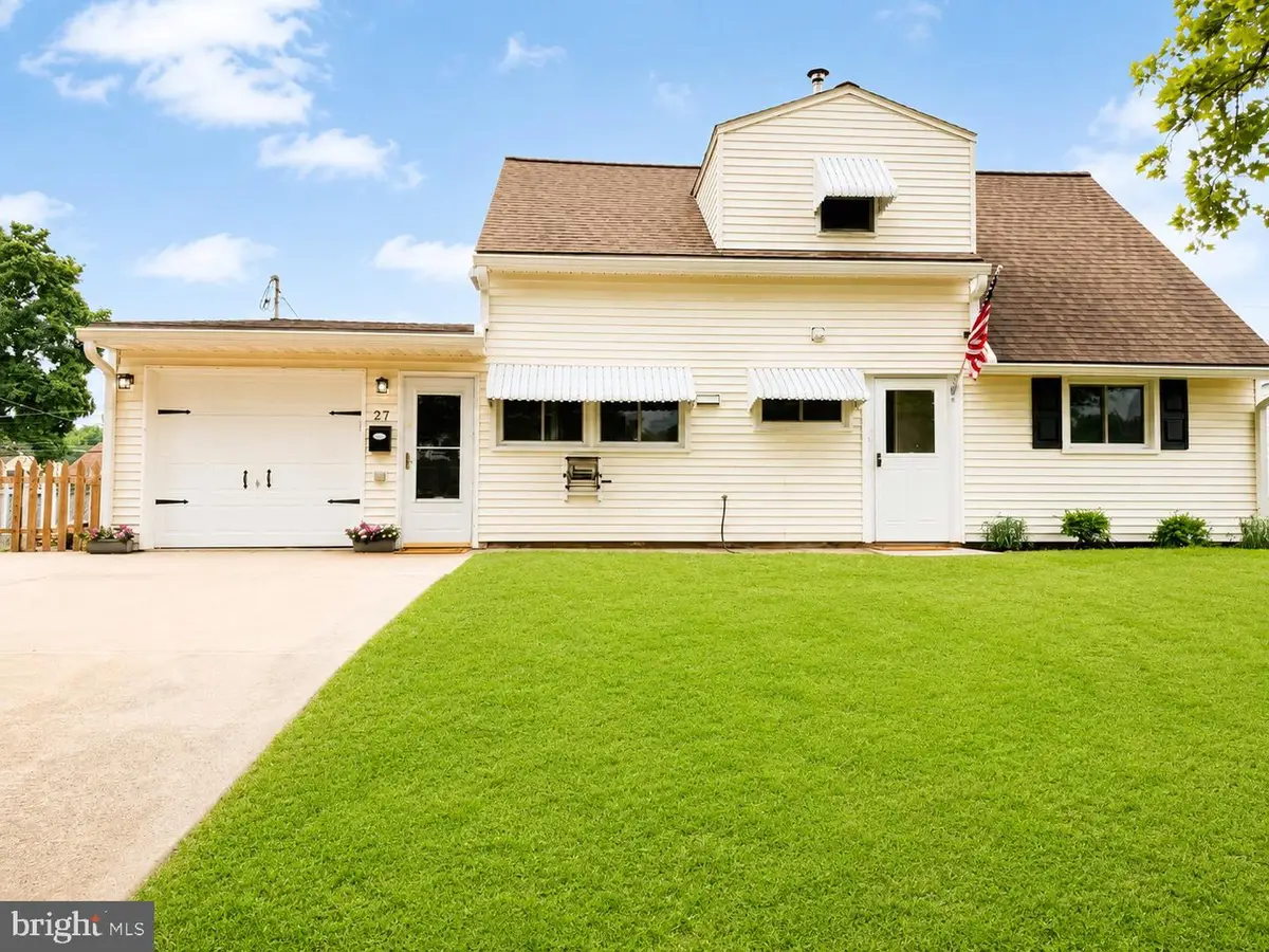 27 River Ln, Levittown, PA 19055 - #1