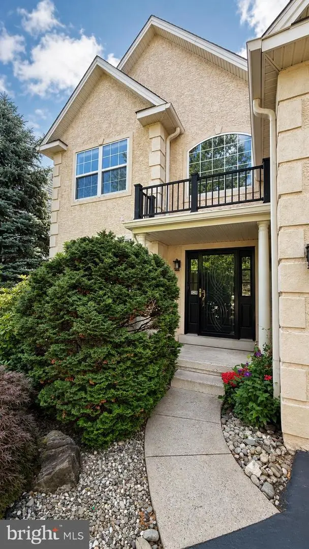128 Riverwoods Dr, New Hope, PA 18938 - #2
