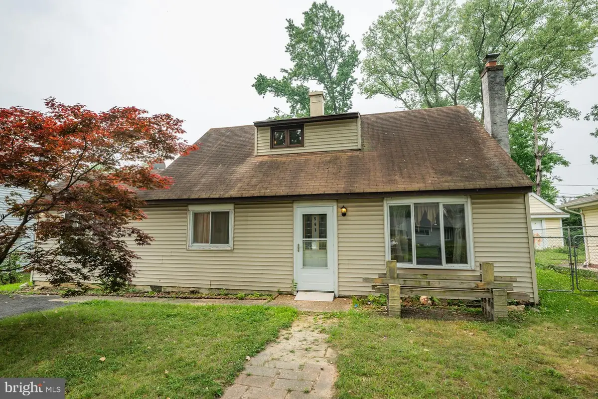 563 Wilk Dr, Morrisville, PA 19067 - #1
