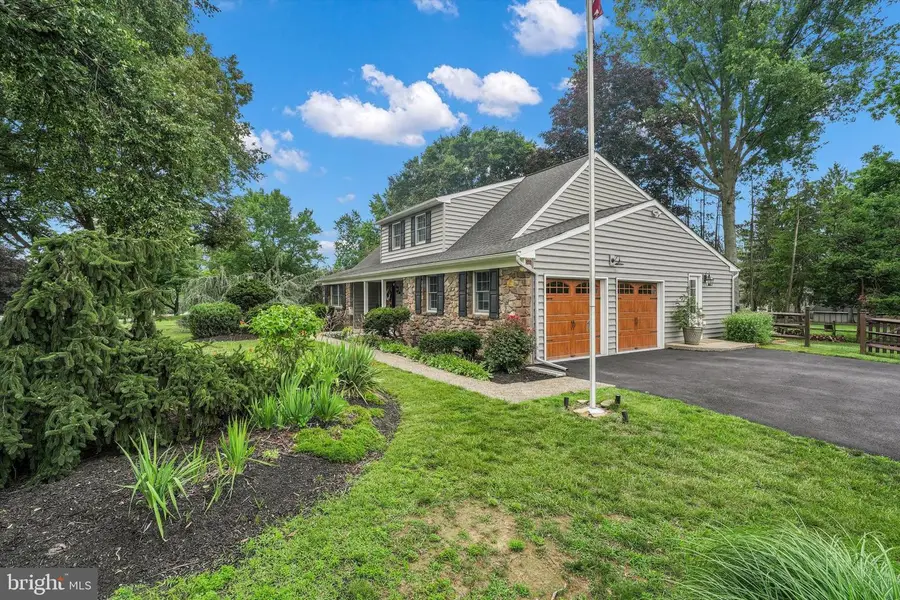 755 Gordon Dr, Yardley, PA 19067 - #2