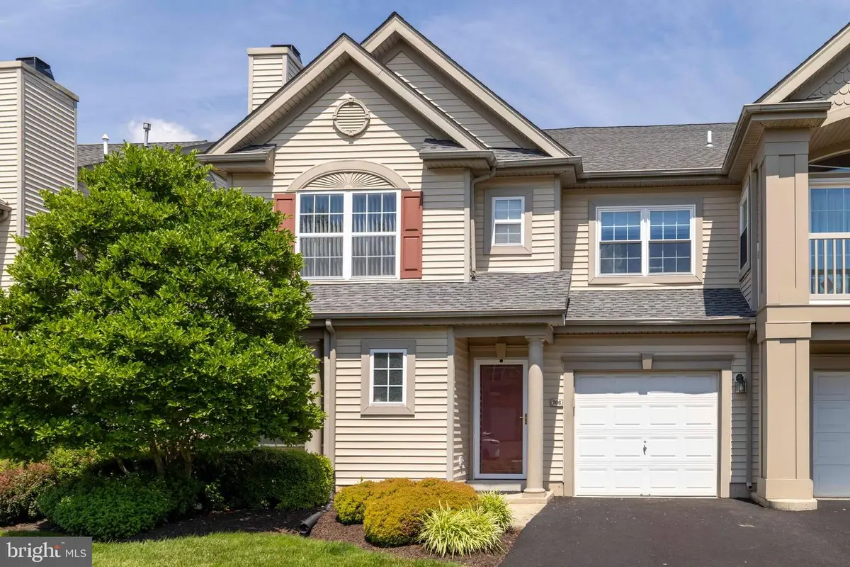 706 Julian Dr W #w, Warwick, PA 18974 - #1