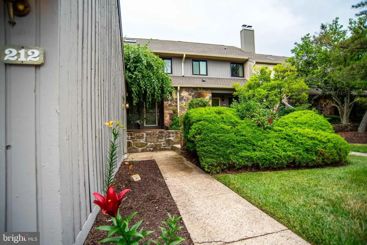 212 Clover Hill Ct, Yardley, PA 19067 - #1