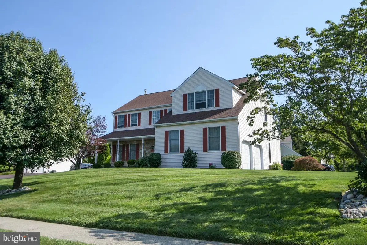 7 Claremont Dr, Doylestown, PA 18901 - #1