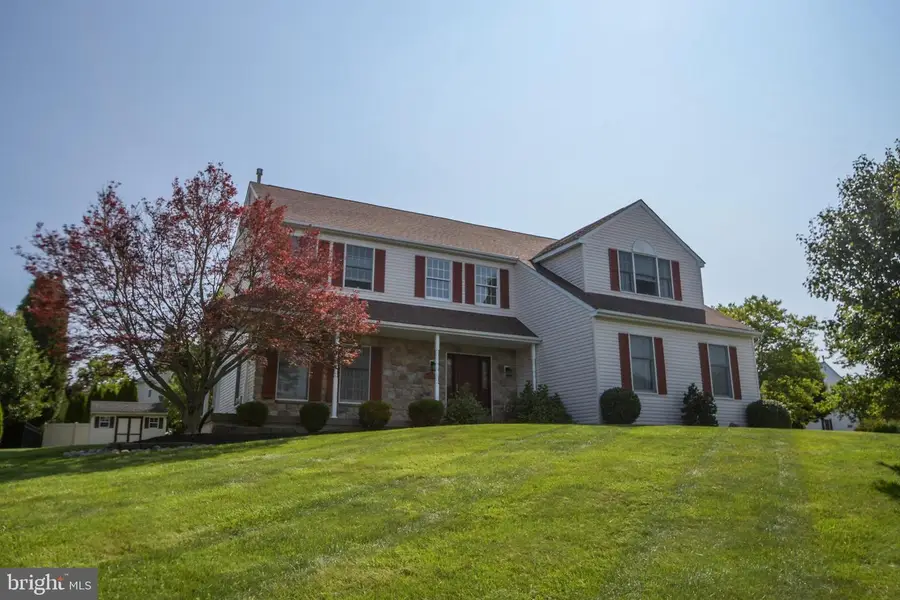 7 Claremont Dr, Doylestown, PA 18901 - #2
